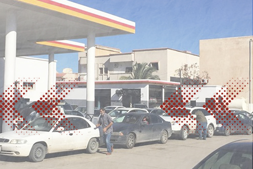 عودة الازدحام أمام محطات الوقود في العاصمة طرابلس تزامناً مع توقف عدد من المحطات عن العمل